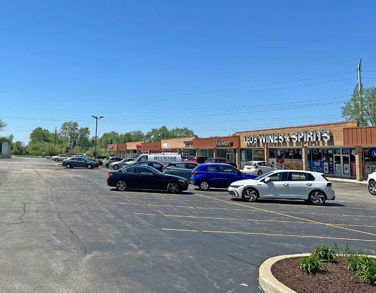 3010-3054 W Hobson Rd, Woodridge, IL for lease - Building Photo - Image 2 of 6