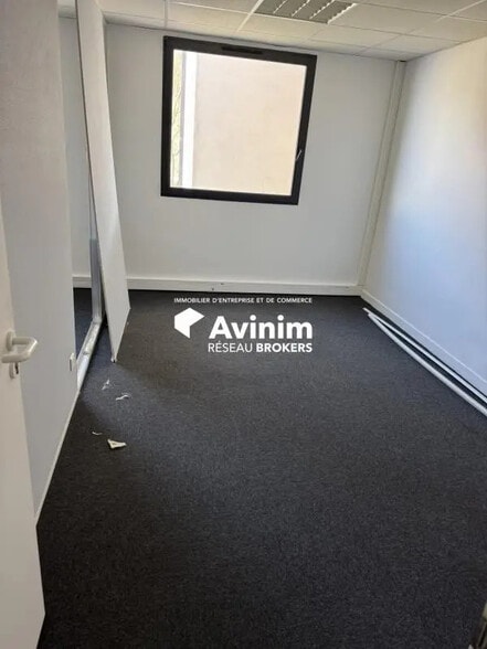 Office in Brignais for sale - Interior Photo - Image 3 of 16