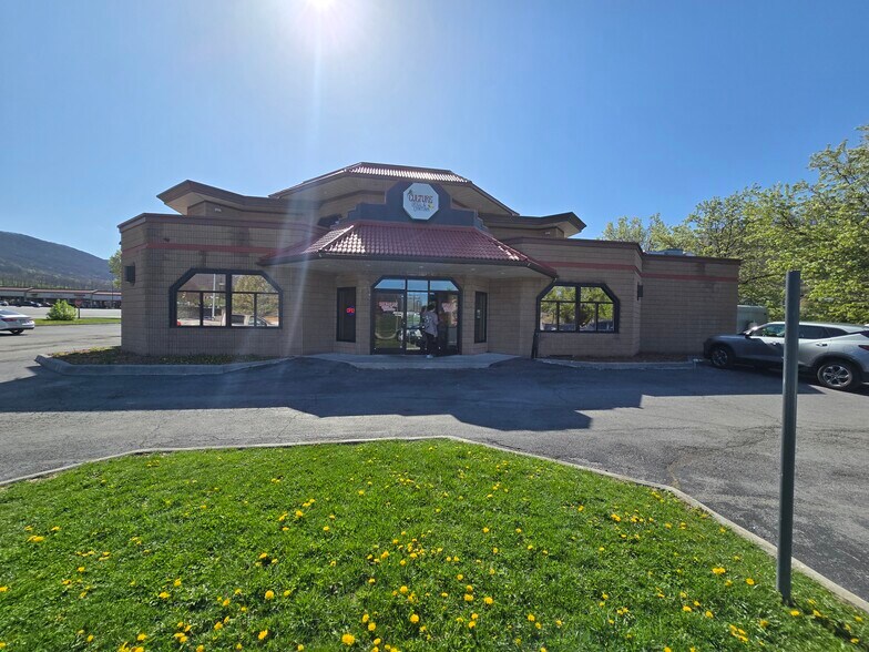 804 Commerce Dr, Bluefield, VA for sale - Building Photo - Image 2 of 4