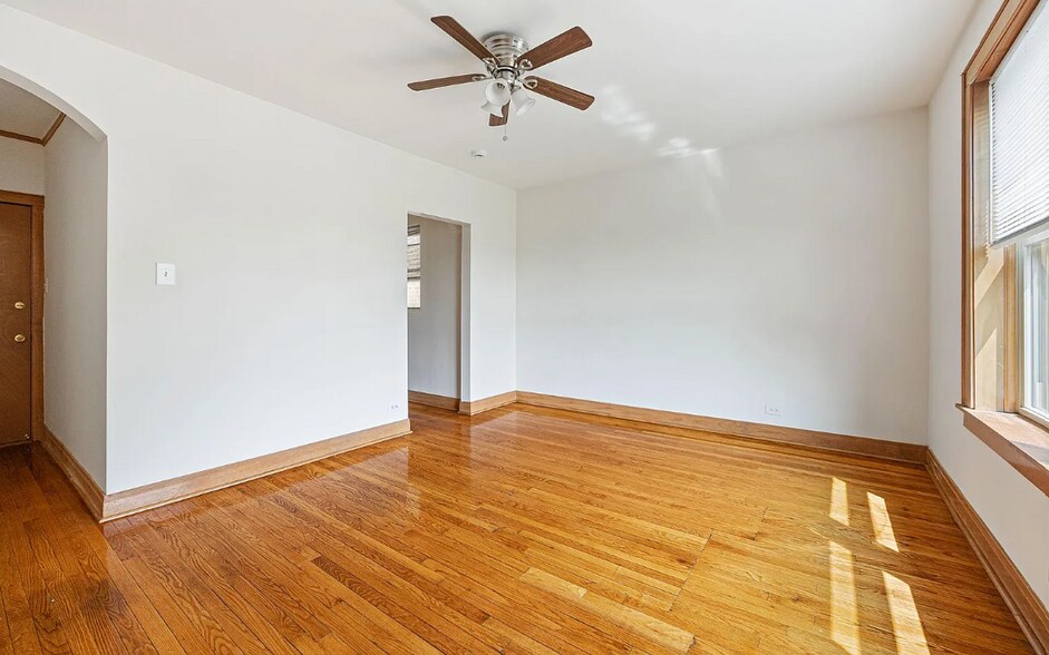 6400 N Glenwood Ave, Chicago, IL à vendre - Photo du bâtiment - Image 2 de 7