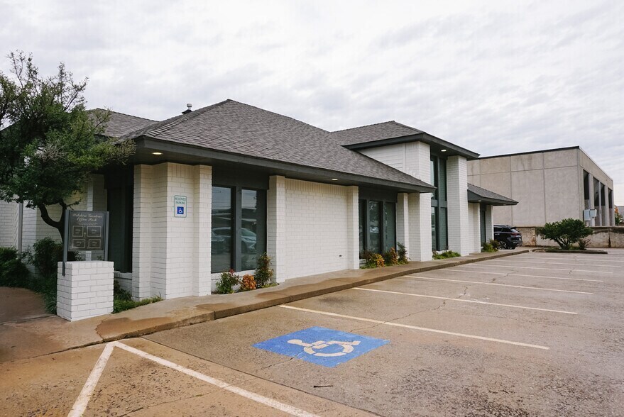 433 W Wilshire Blvd, Oklahoma City, OK for lease Building Photo- Image 1 of 14