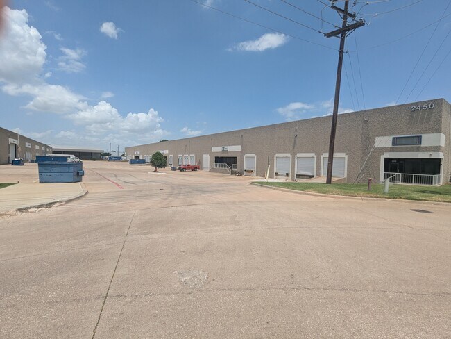 Plus de détails pour 2450 114th St, Grand Prairie, TX - Industriel à louer