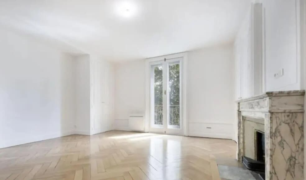 Rue De Varenne, Paris for lease - Interior Photo - Image 3 of 8