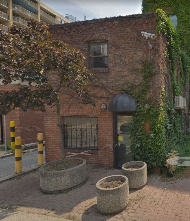 Plus de détails pour 17 Stephanie St, Toronto, ON - Bureau/Commerce de détail à louer