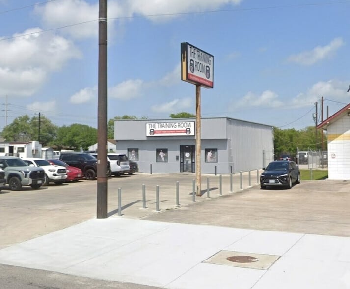 6410 S Padre Island Dr, Corpus Christi, TX for lease - Building Photo - Image 2 of 5