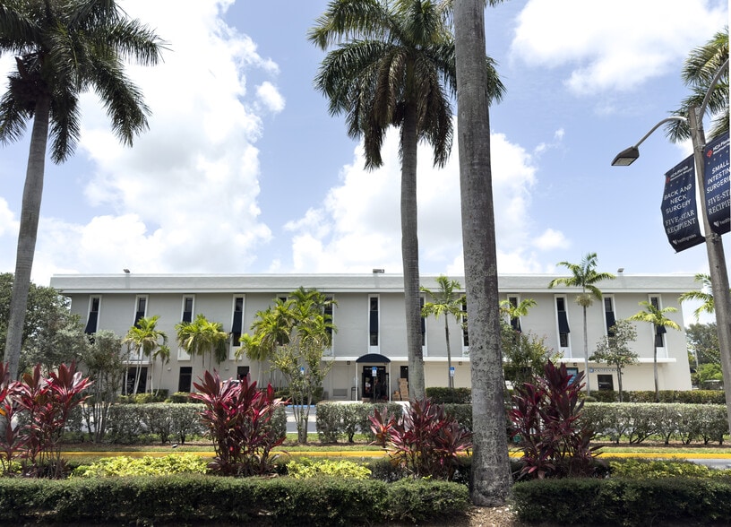 7301 N University Dr, Tamarac, FL for lease - Building Photo - Image 2 of 25