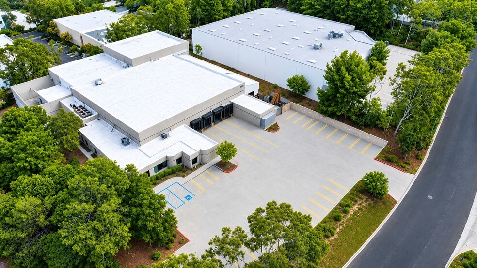 2525 Birch St, Vista, CA for lease - Building Photo - Image 1 of 15