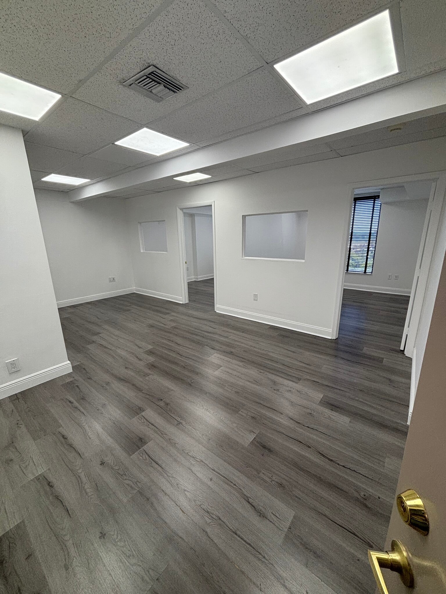 1920 E Hallandale Beach Blvd, Hallandale Beach, FL for lease Interior Photo- Image 1 of 4