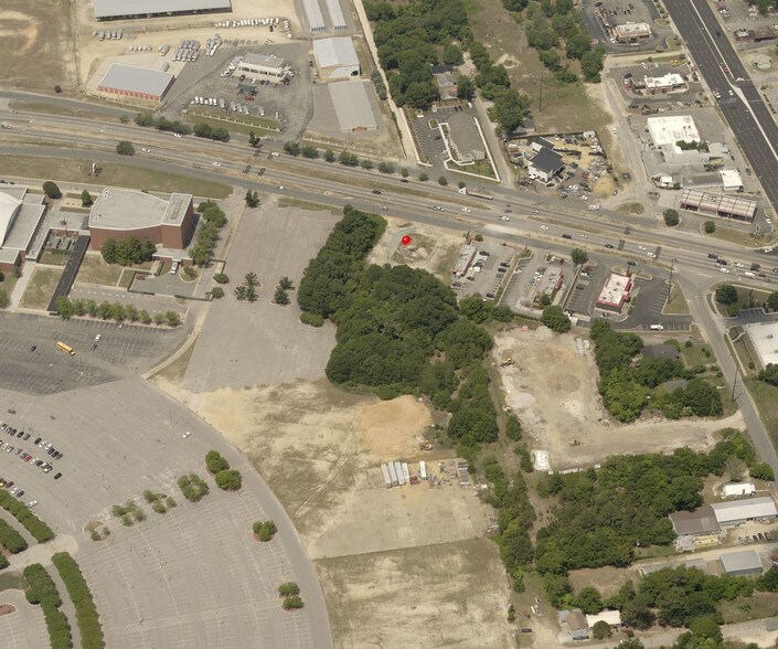 2325 Gillespie St, Fayetteville, NC à vendre - Photo du bâtiment - Image 2 de 7