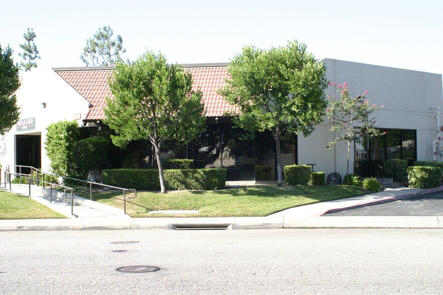 5301 Office Park Dr, Bakersfield, CA à louer - Photo du bâtiment - Image 1 de 15