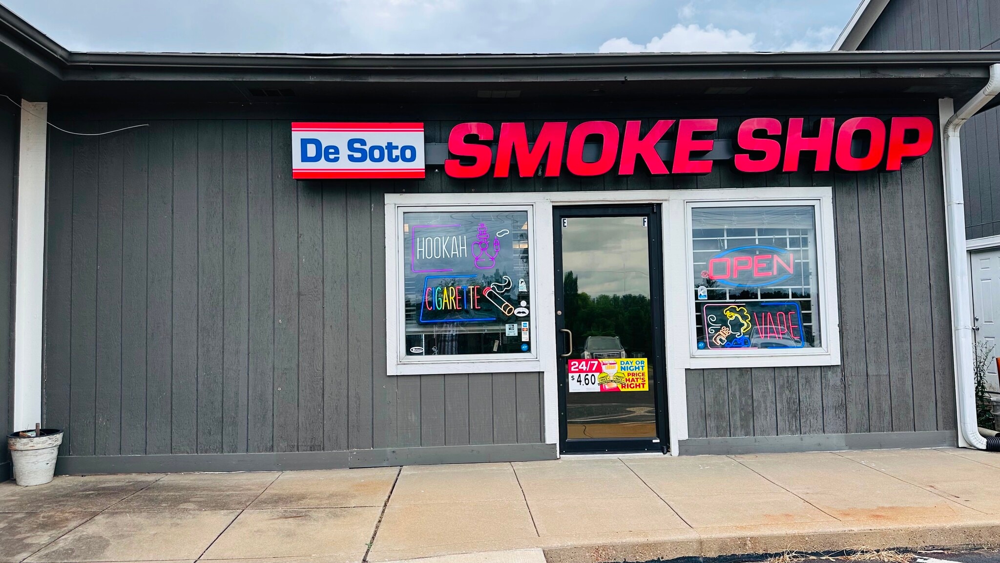 33490 Lexington Ave, De Soto, KS for lease Interior Photo- Image 1 of 5