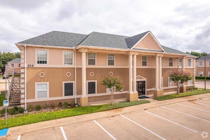 303 S Jupiter Rd, Allen, TX for lease - Primary Photo - Image 1 of 9