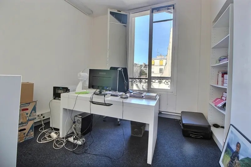 53 Rue Sainte-Anne, Paris for lease - Interior Photo - Image 3 of 9
