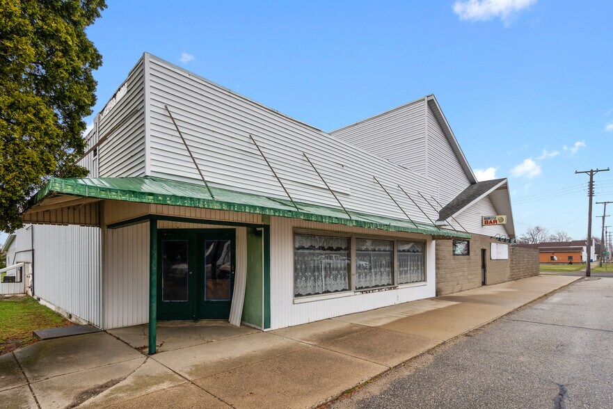 219 E Main St, Bannister, MI à vendre - Photo du bâtiment - Image 2 de 33