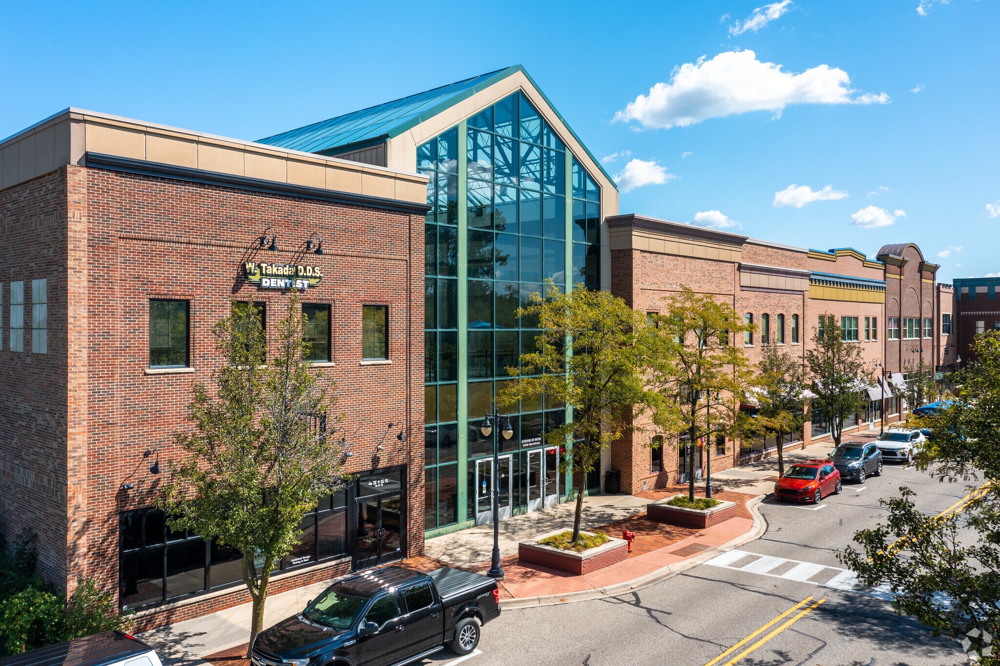 43155 Main St, Novi, MI à louer Photo du bâtiment- Image 1 de 8