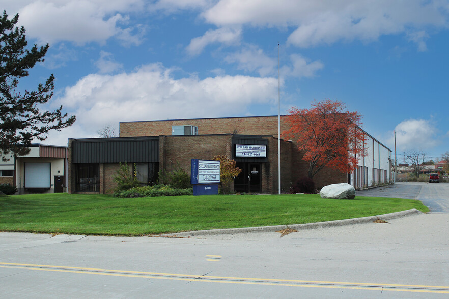 24301 Indoplex Cir, Farmington, MI for lease - Building Photo - Image 1 of 6