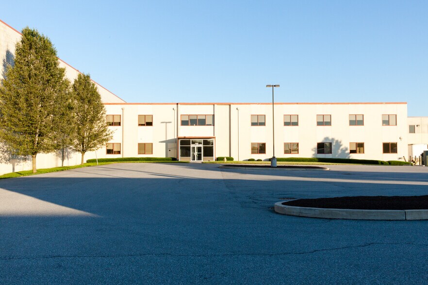 1100 N Sherman St, York, PA à louer - Photo du bâtiment - Image 3 de 8