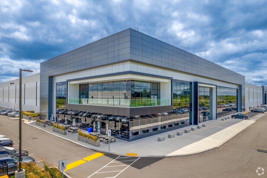 850 Gibraltar Rd, Vaughan, ON à louer - Photo du bâtiment - Image 1 de 5