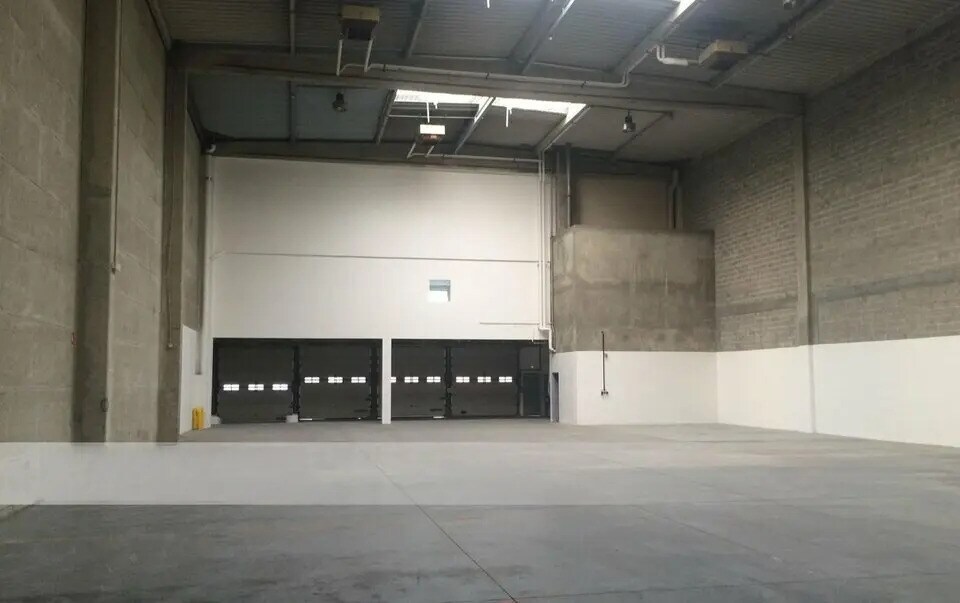 Office in Saint-Ouen-sur-Seine for lease Interior Photo- Image 1 of 4