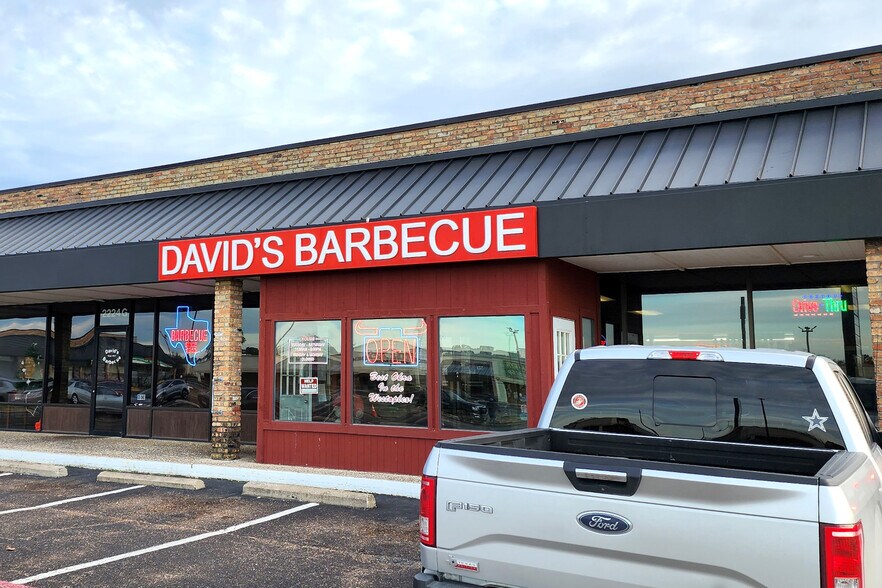 2220-2224 W Park Row Dr, Arlington, TX à louer - Photo du bâtiment - Image 3 de 7