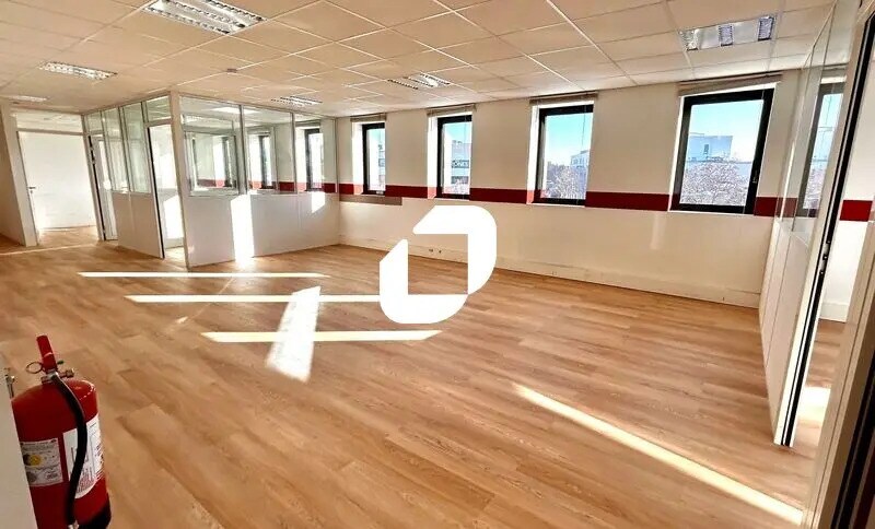 Bureau dans Nanterre à louer Photo intérieure- Image 1 de 4