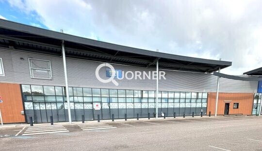 Commerce de détail dans Torcy à louer - Photo du bâtiment - Image 1 de 4