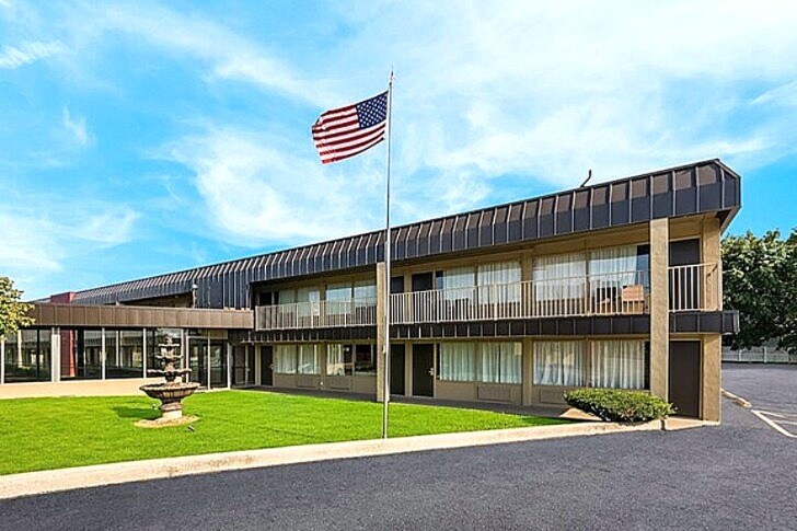 2545 N 5th Street Hwy, Reading, PA à vendre - Photo du bâtiment - Image 2 de 11