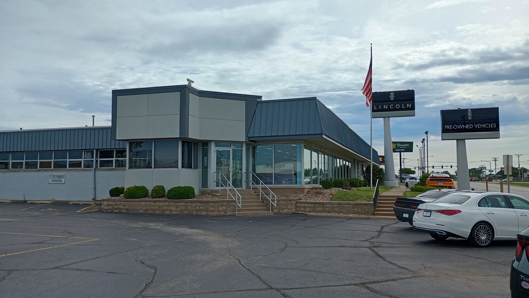 520 W Kimberly Rd, Davenport, IA à louer Photo du bâtiment- Image 1 de 45