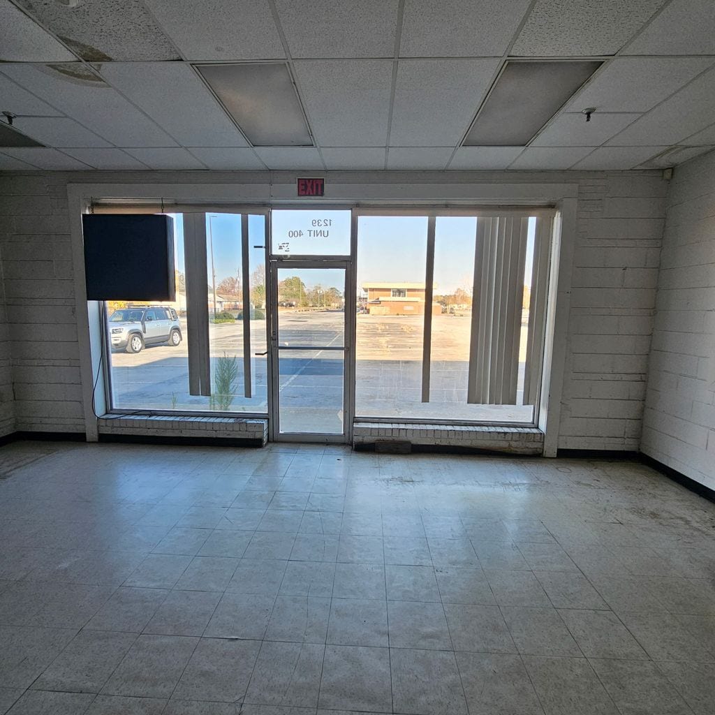 1239 Hargett St, Jacksonville, NC for lease Interior Photo- Image 1 of 3