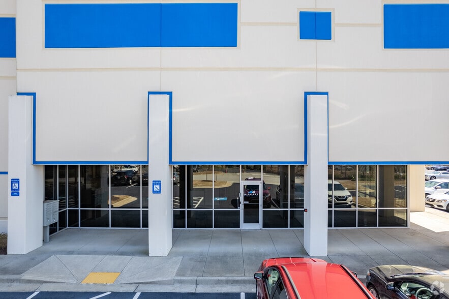 4960 Golden Pky, Buford, GA for lease - Building Photo - Image 3 of 5