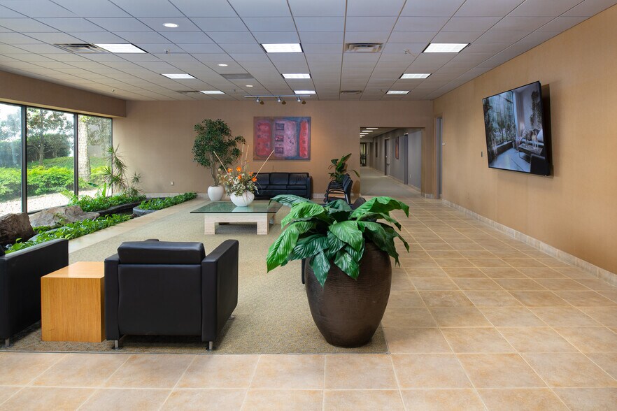 2402 Wildwood Ave, North Little Rock, AR à louer - Hall d’entrée - Image 3 de 26
