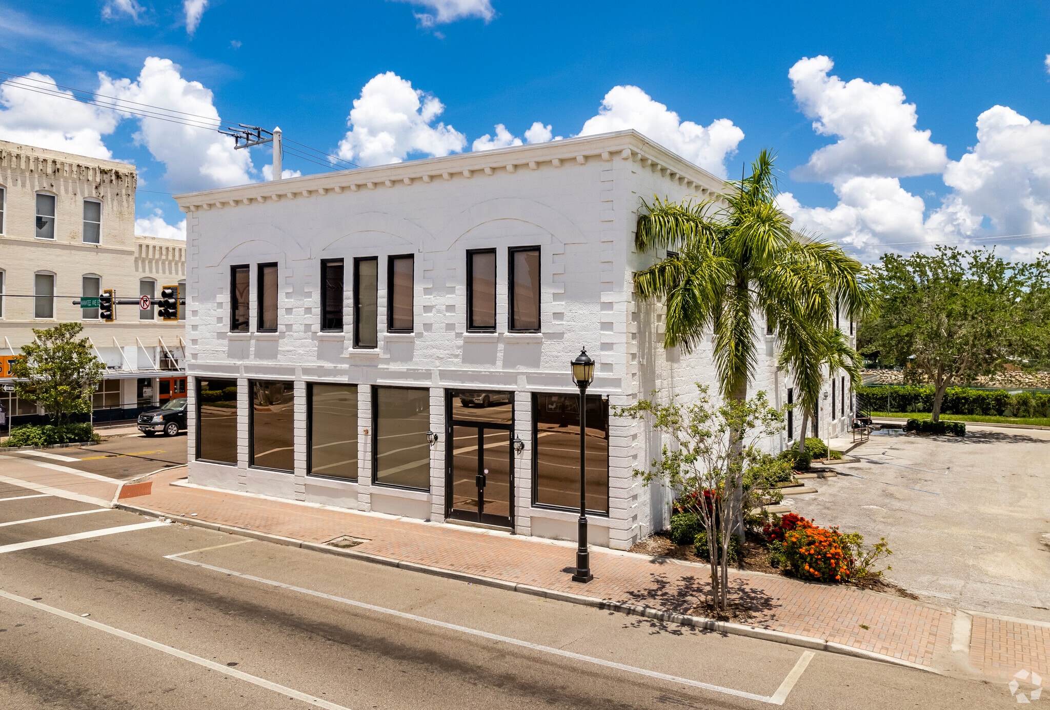 905 Manatee Ave E, Bradenton, FL for lease Primary Photo- Image 1 of 10