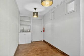 920 E Blanco Rd, Boerne, TX for lease Interior Photo- Image 2 of 7