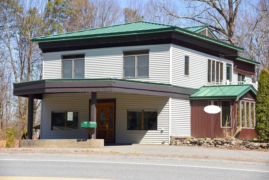 1500 Mohawk Trl, Shelburne Falls, MA à vendre - Photo principale - Image 1 de 1