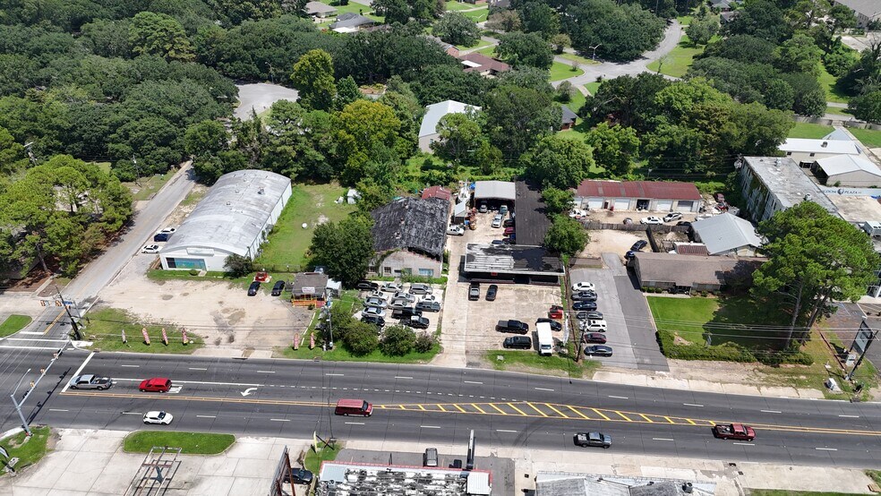 524 N Foster Dr, Baton Rouge, LA à vendre - Photo du bâtiment - Image 3 de 3