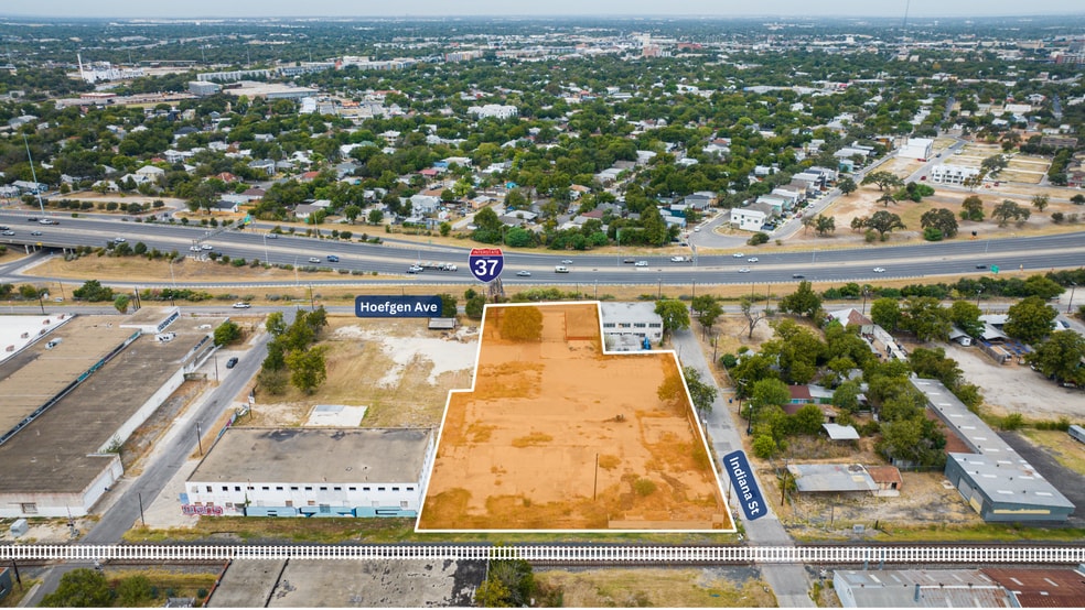 1008 Hoefgen Ave, San Antonio, TX for sale - Building Photo - Image 2 of 5