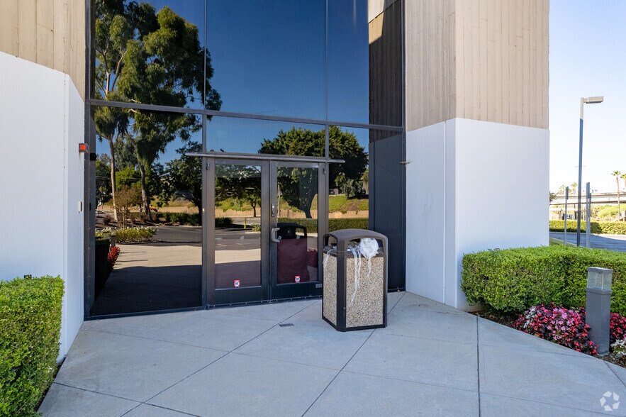 620 W Covina Blvd, San Dimas, CA for lease - Building Photo - Image 2 of 8
