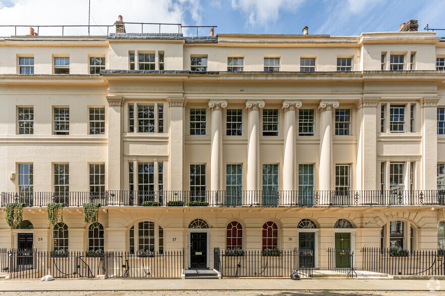 27 Fitzroy Sq, London à vendre - Photo principale - Image 1 de 1