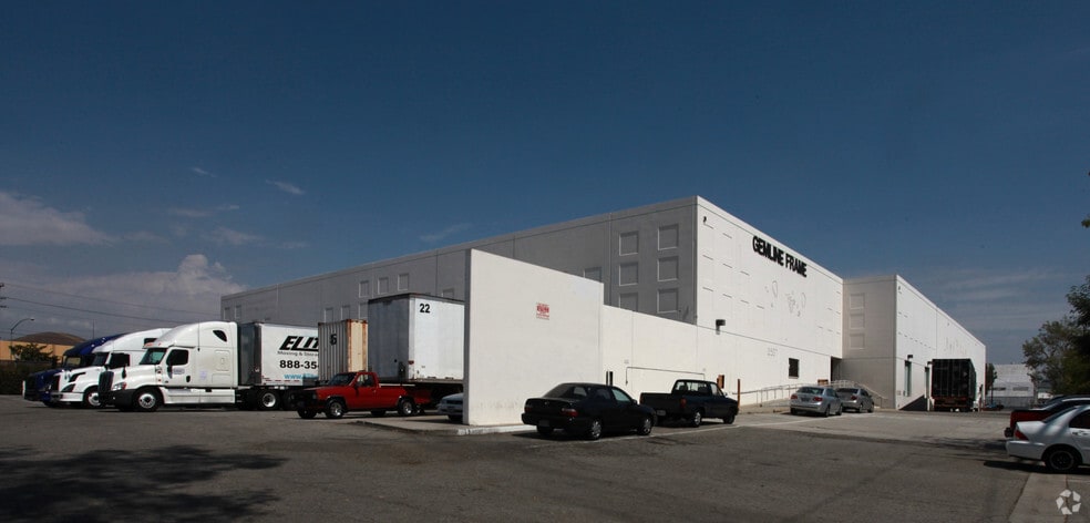 2507 Medford St, Los Angeles, CA for lease - Building Photo - Image 3 of 6