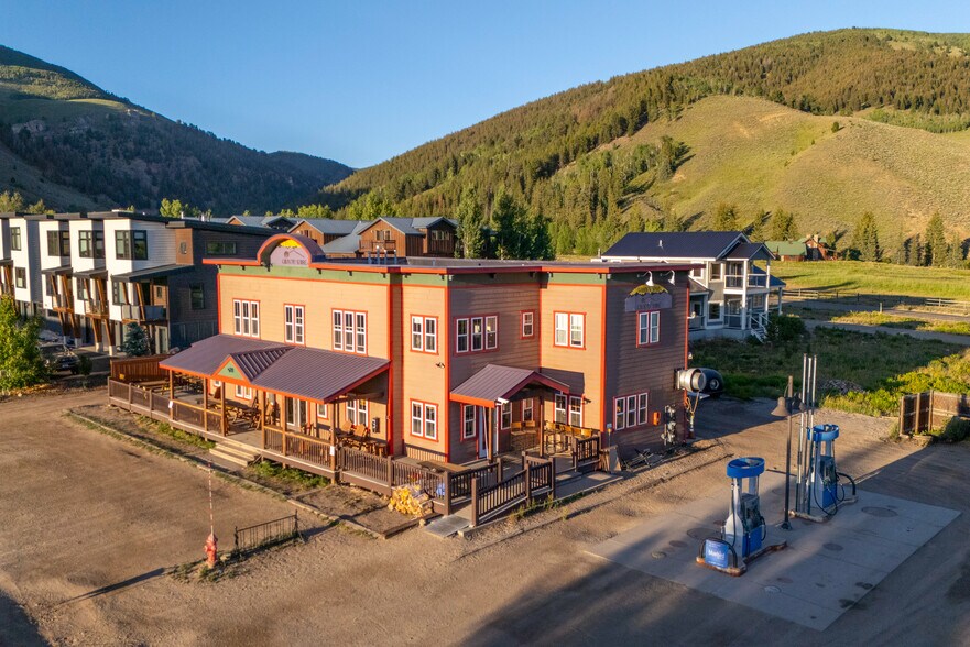 228 Elcho Ave, Crested Butte, CO à vendre - Photo du bâtiment - Image 2 de 33