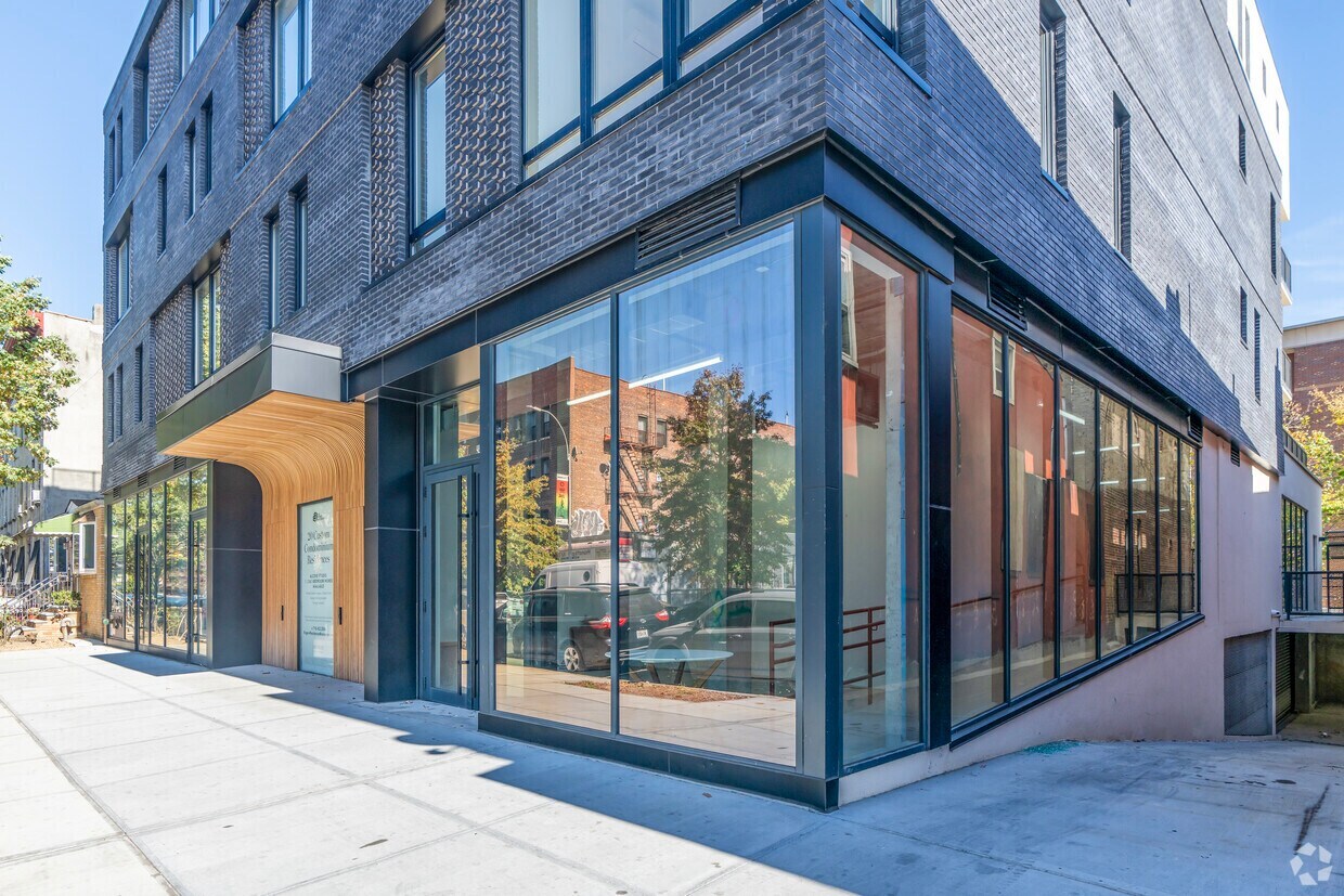 625 Rogers Ave, Brooklyn, NY 11225 - Unité 2 -  - Photo intérieure - Image 1 of 2