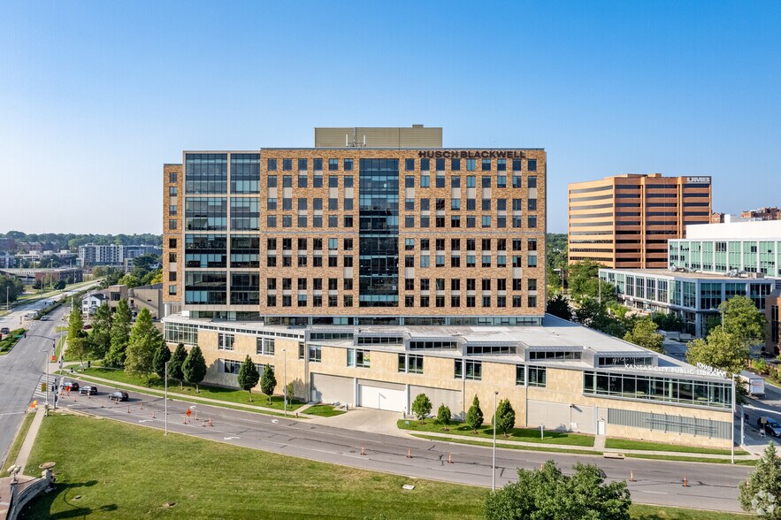 4801 Main St, Kansas City, MO à louer - Photo du bâtiment - Image 3 de 4