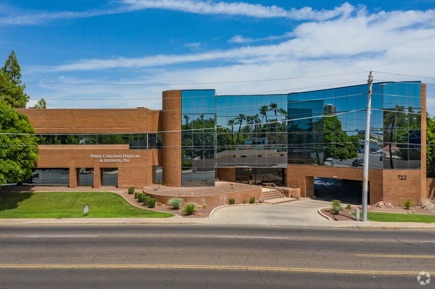 722 E Osborn Rd, Phoenix, AZ à louer - Photo du bâtiment - Image 1 de 17