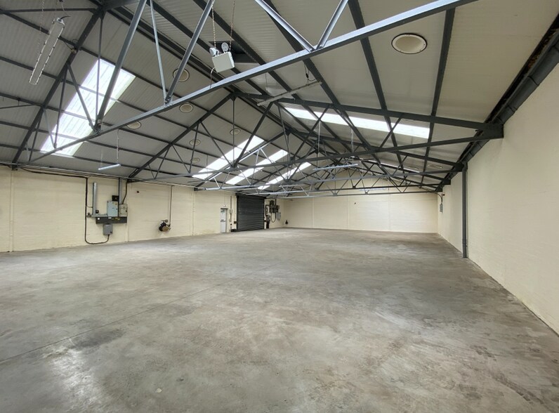 15 Barnfield Rd, Tipton à vendre - Photo du bâtiment - Image 3 de 14