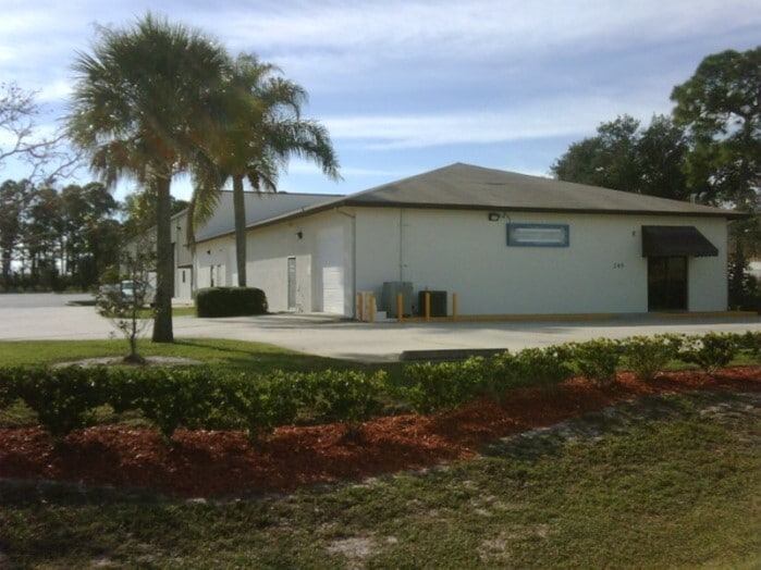 245 Gus Hipp Blvd, Rockledge, FL à louer - Photo du bâtiment - Image 3 de 12