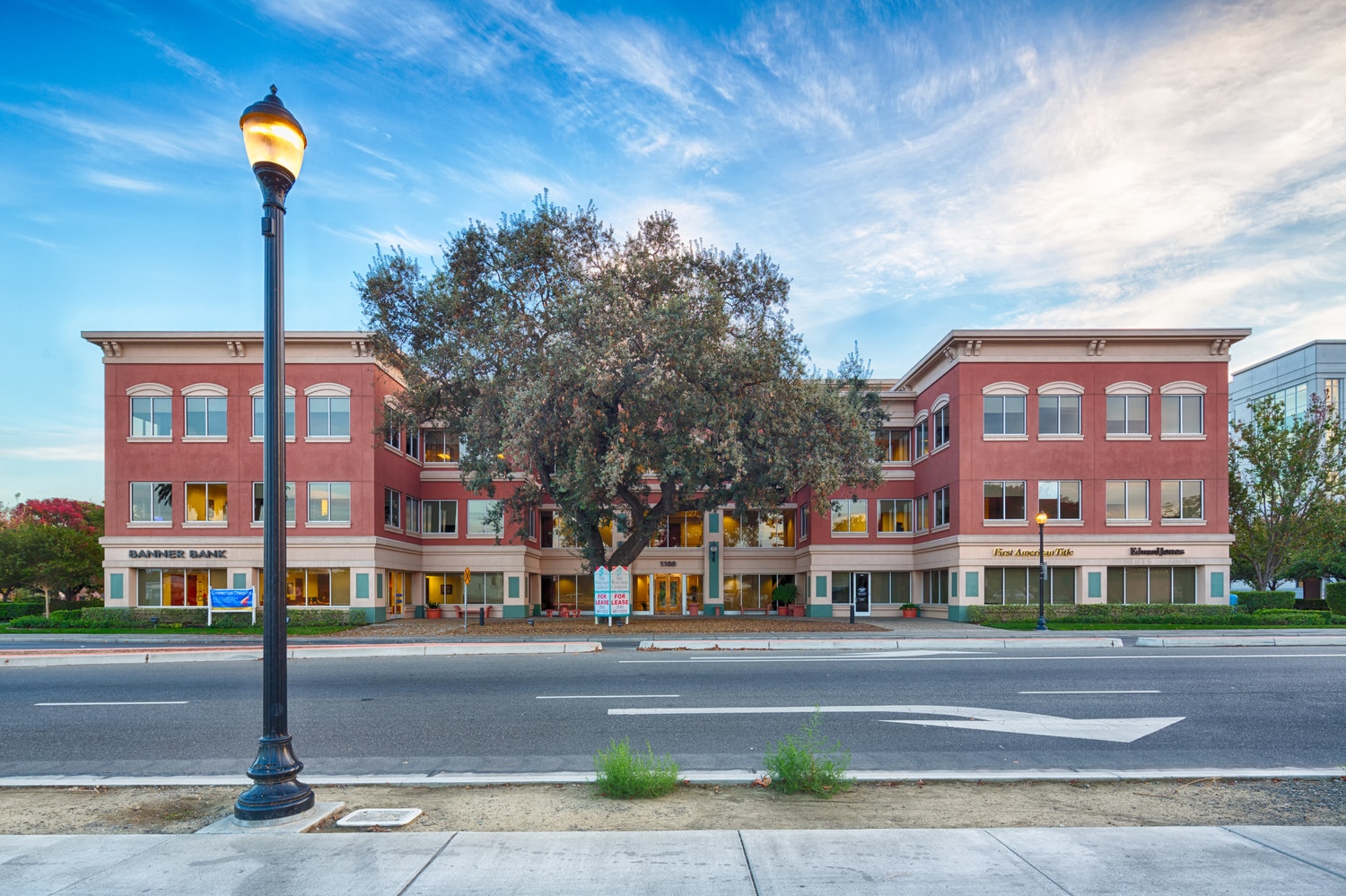 1100 Main St, Woodland, CA for lease Building Photo- Image 1 of 10