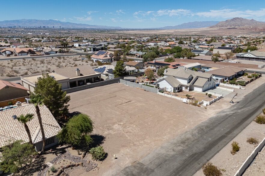 412 N Kiel St, Henderson, NV for sale - Building Photo - Image 3 of 9