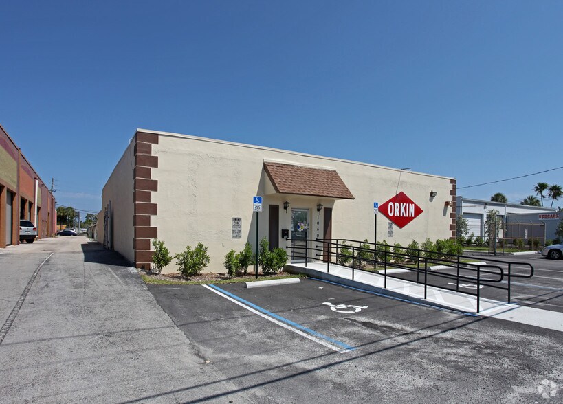 1040 S Andrews Ave, Pompano Beach, FL à vendre - Photo du bâtiment - Image 2 de 2