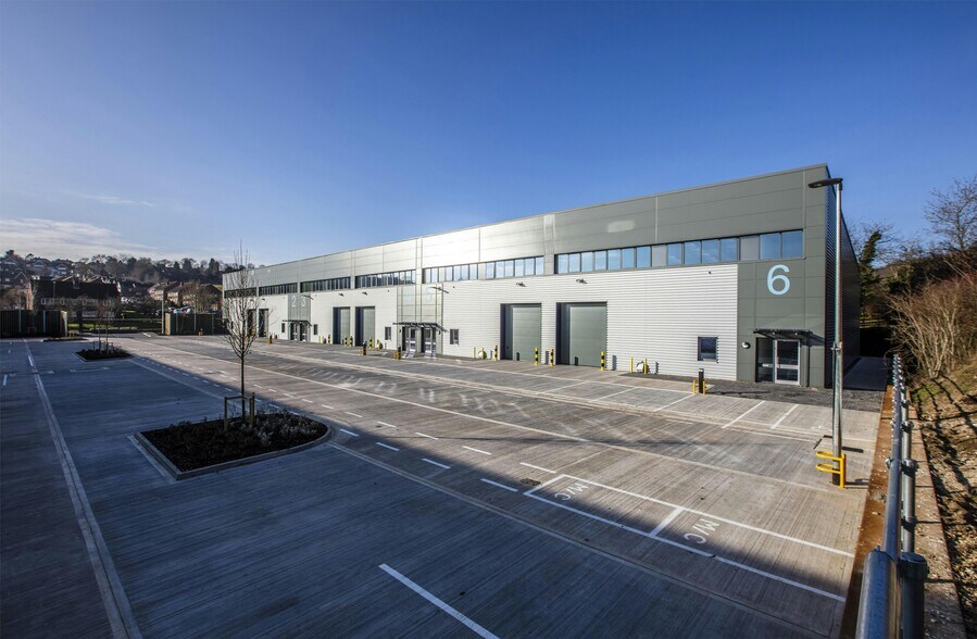 6 Asheridge Rd, Chesham à louer - Photo du bâtiment - Image 3 de 4