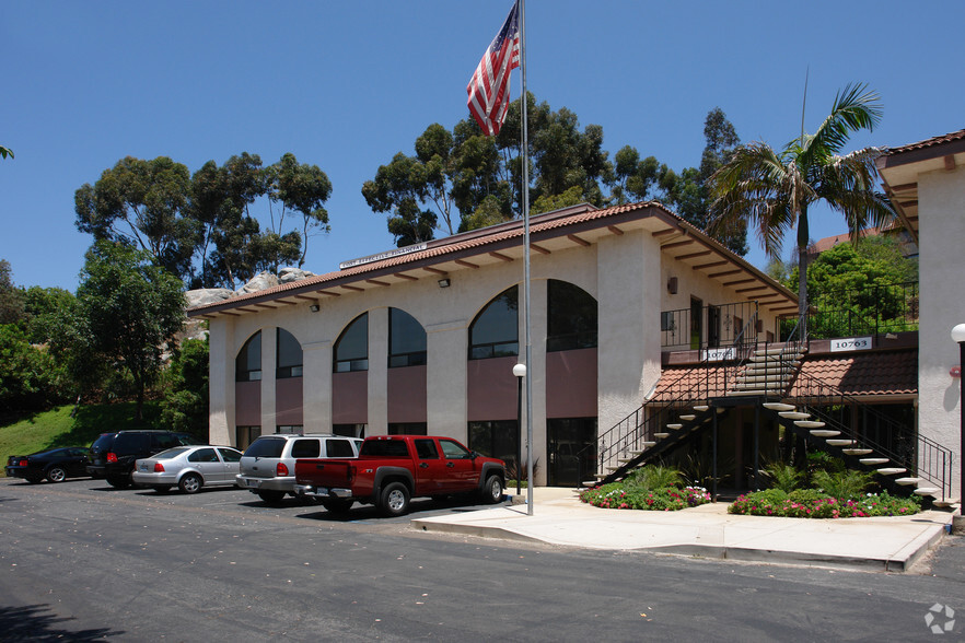 10765 Woodside Ave, Santee, CA for lease - Primary Photo - Image 1 of 2